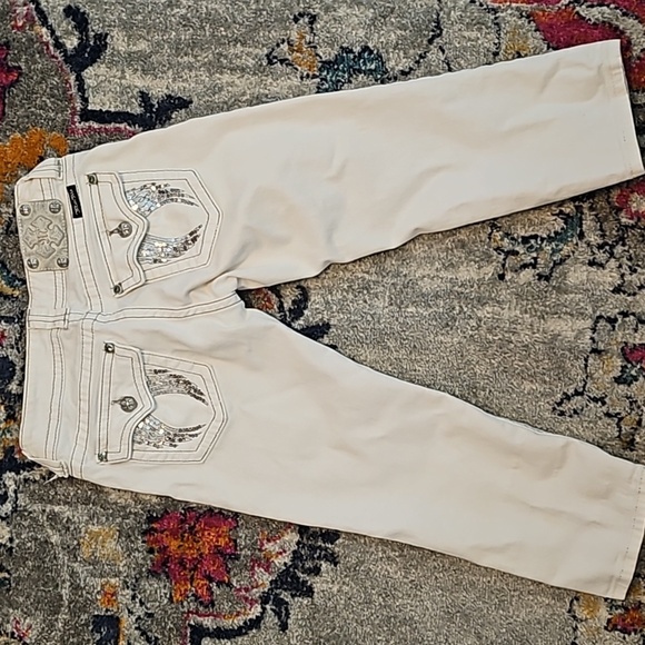 Miss Me Capris - Picture 1 of 4